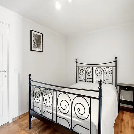 Spacious Coastal For 6 Apartment Blankenberge