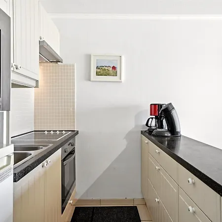 Apartment Spacious Coastal For 6