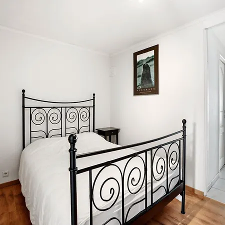 Apartment Spacious Coastal For 6