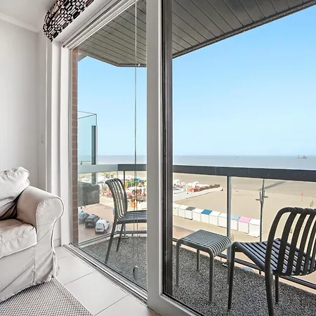 Spacious Coastal For 6 Blankenberge
