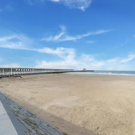 Apartment Spacious Coastal For 6 Blankenberge